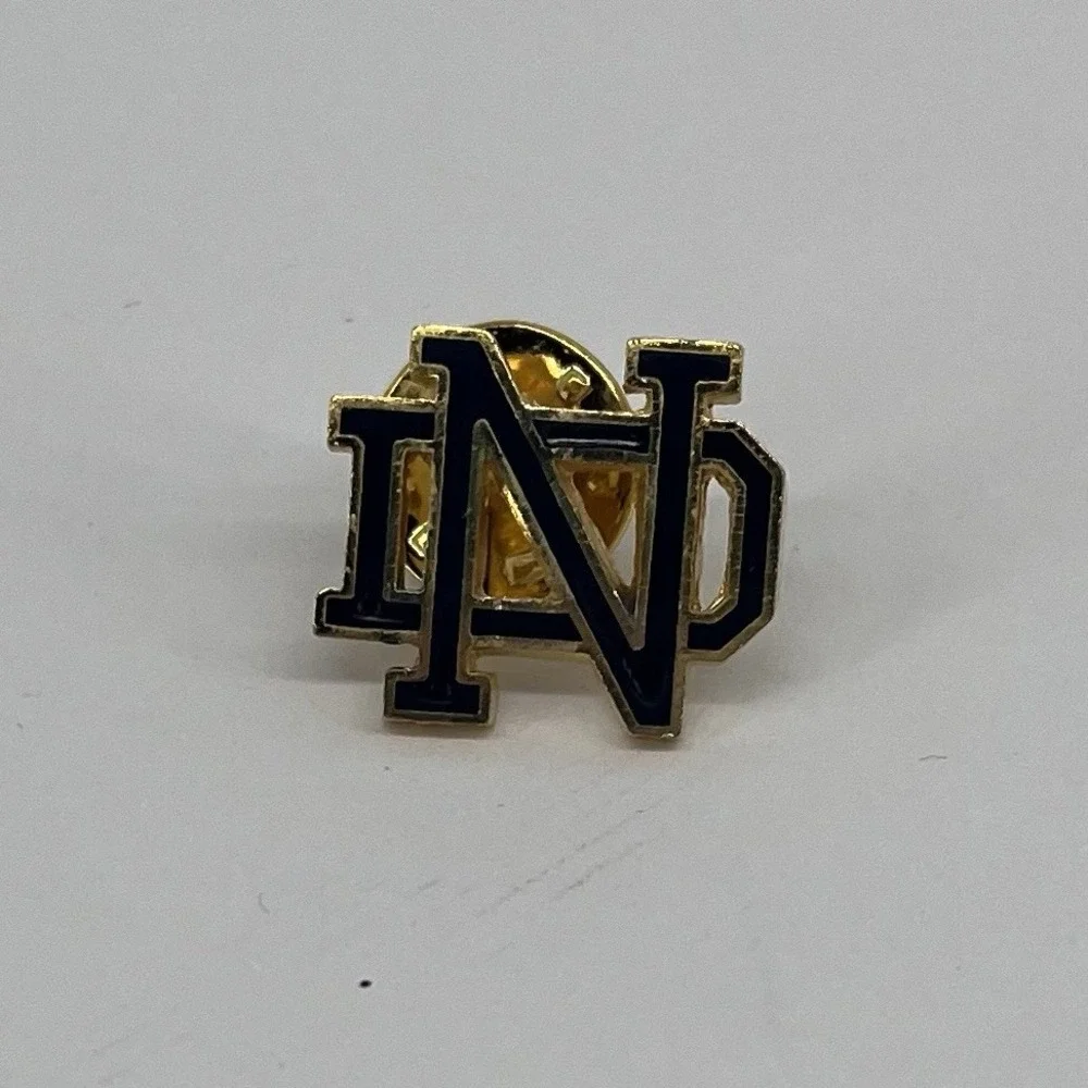 Vintage Notre Dame Logo Lapel Pin New